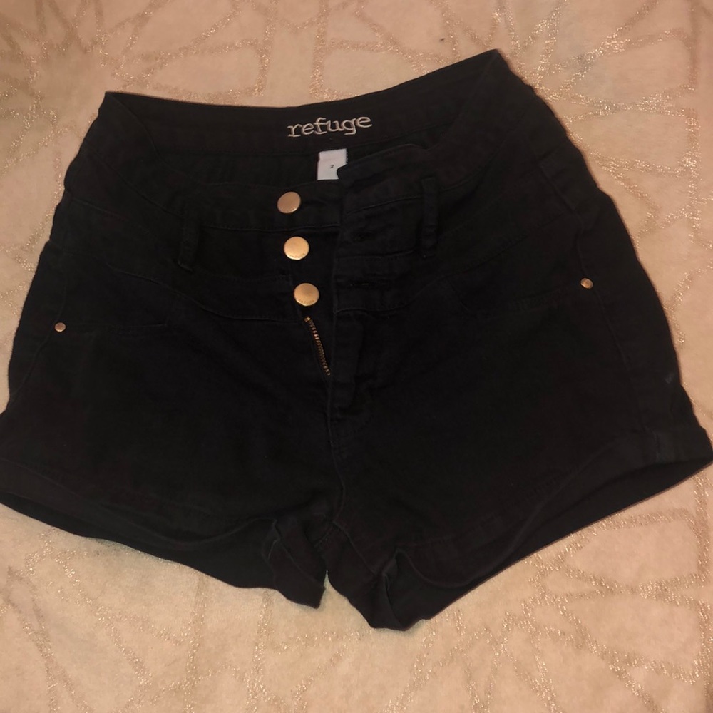 high waisted black shorts